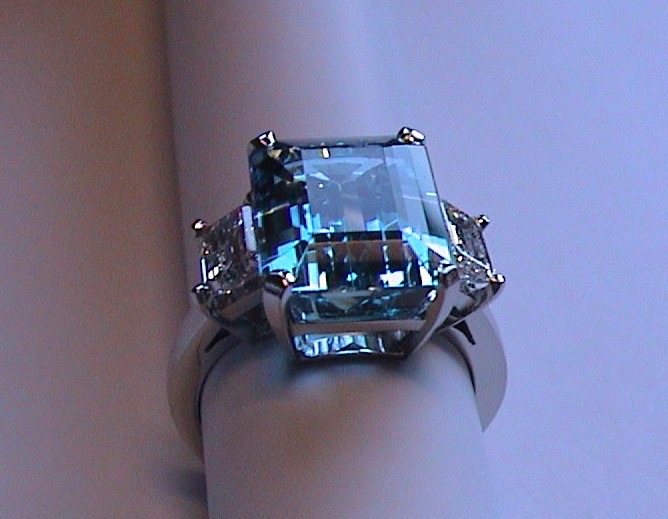 aquamarine and diamond ring jewellery aylesbury Amersham wendover